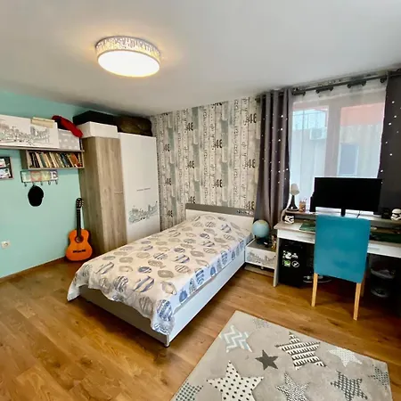 Modern With Garden In Evksinograd, By Flat Manаger Willa