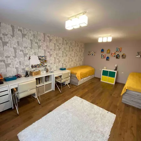 Willa Modern With Garden In Evksinograd, By Flat Manаger Warna