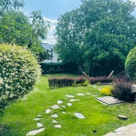 Modern With Garden In Evksinograd, By Flat Manаger