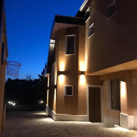 Modern With Garden In Evksinograd, By Flat Manаger Varna